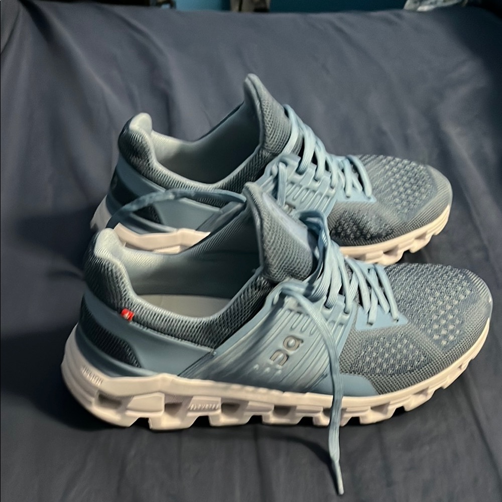 ON Cloud Swift Sneakers - Light Blue